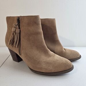 Vionic Ankle Zip Boots Tassel Women’s 9 Madeline Wheat Suede Weather Resist